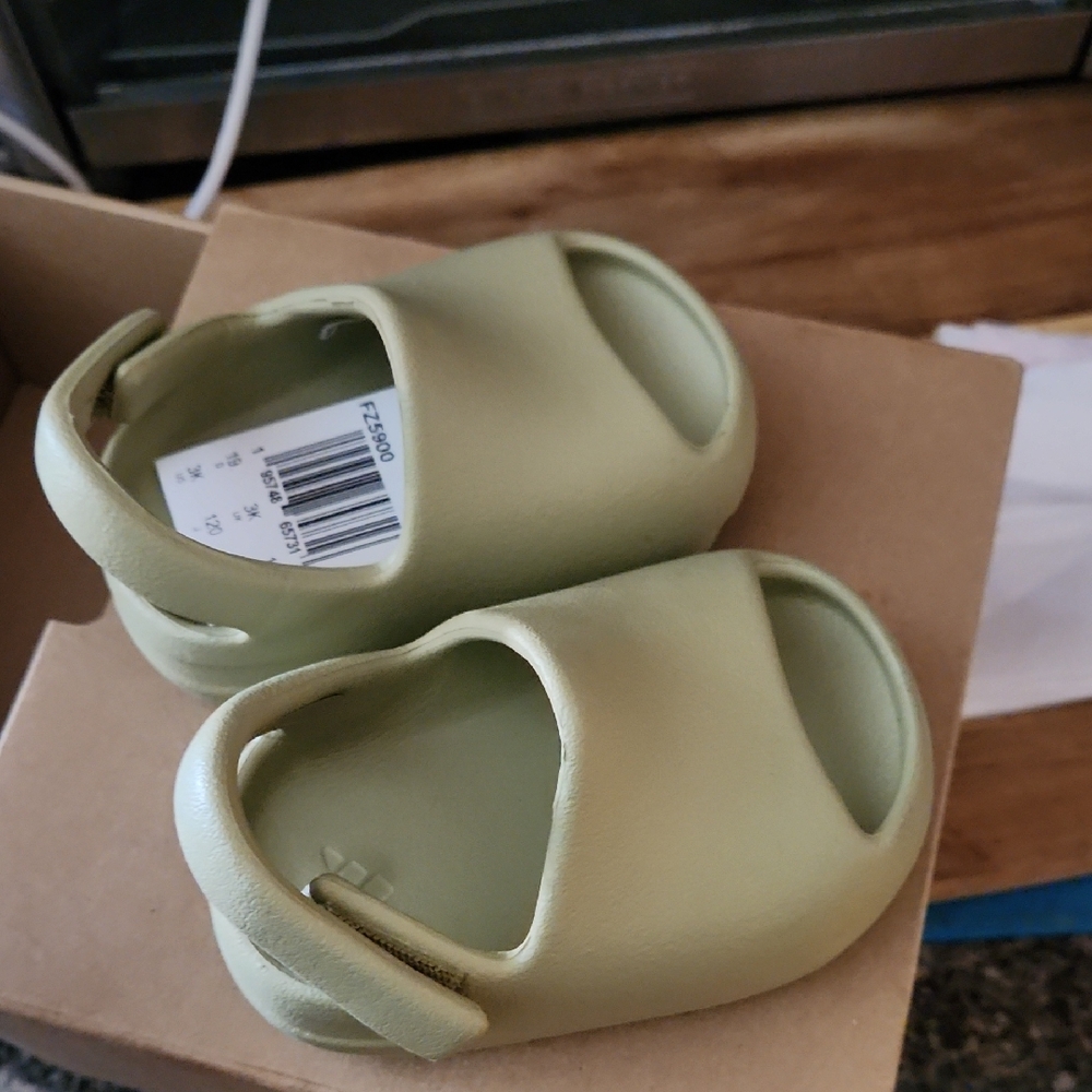 Adidas Yeezy Slide Infant - Resin Green - Picture 5 of 6
